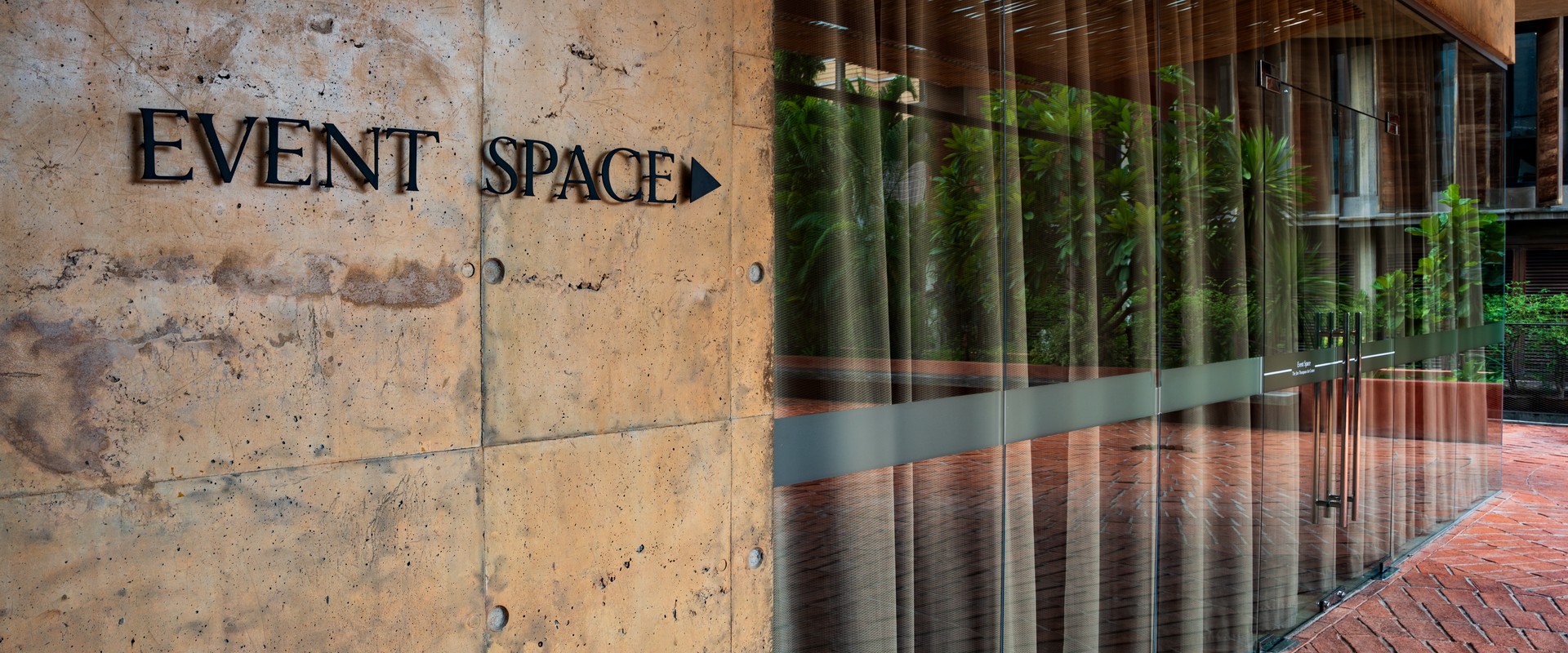 rental_space_slide_01